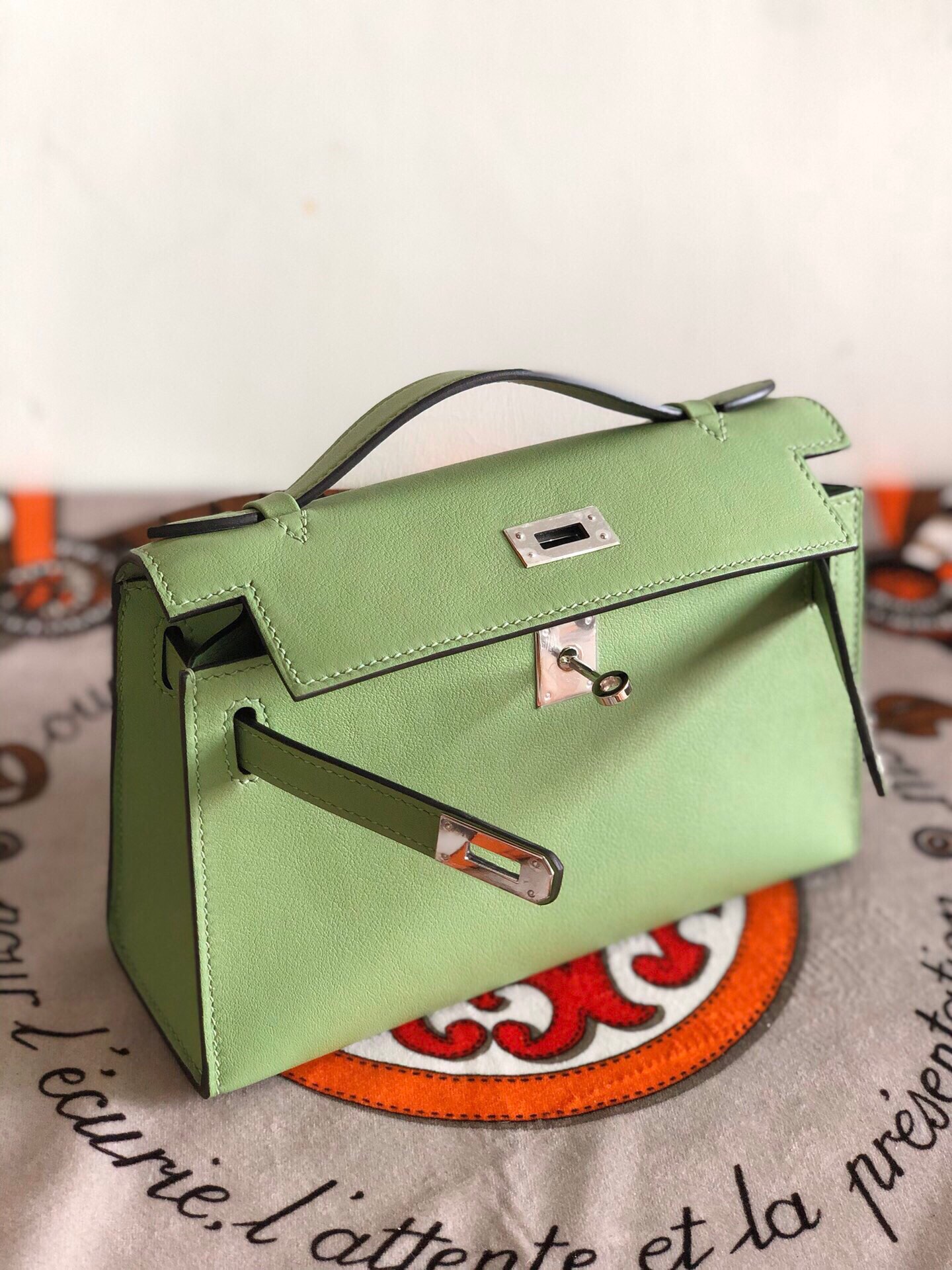 에르메스 미니 켈리백22 아보카도그린 은장 스위프트